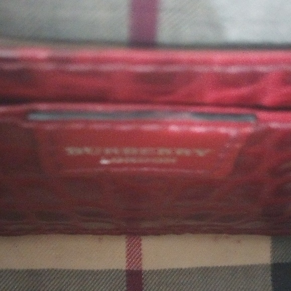 Burberry vintage red wristlet/clutch - Picture 4 of 5